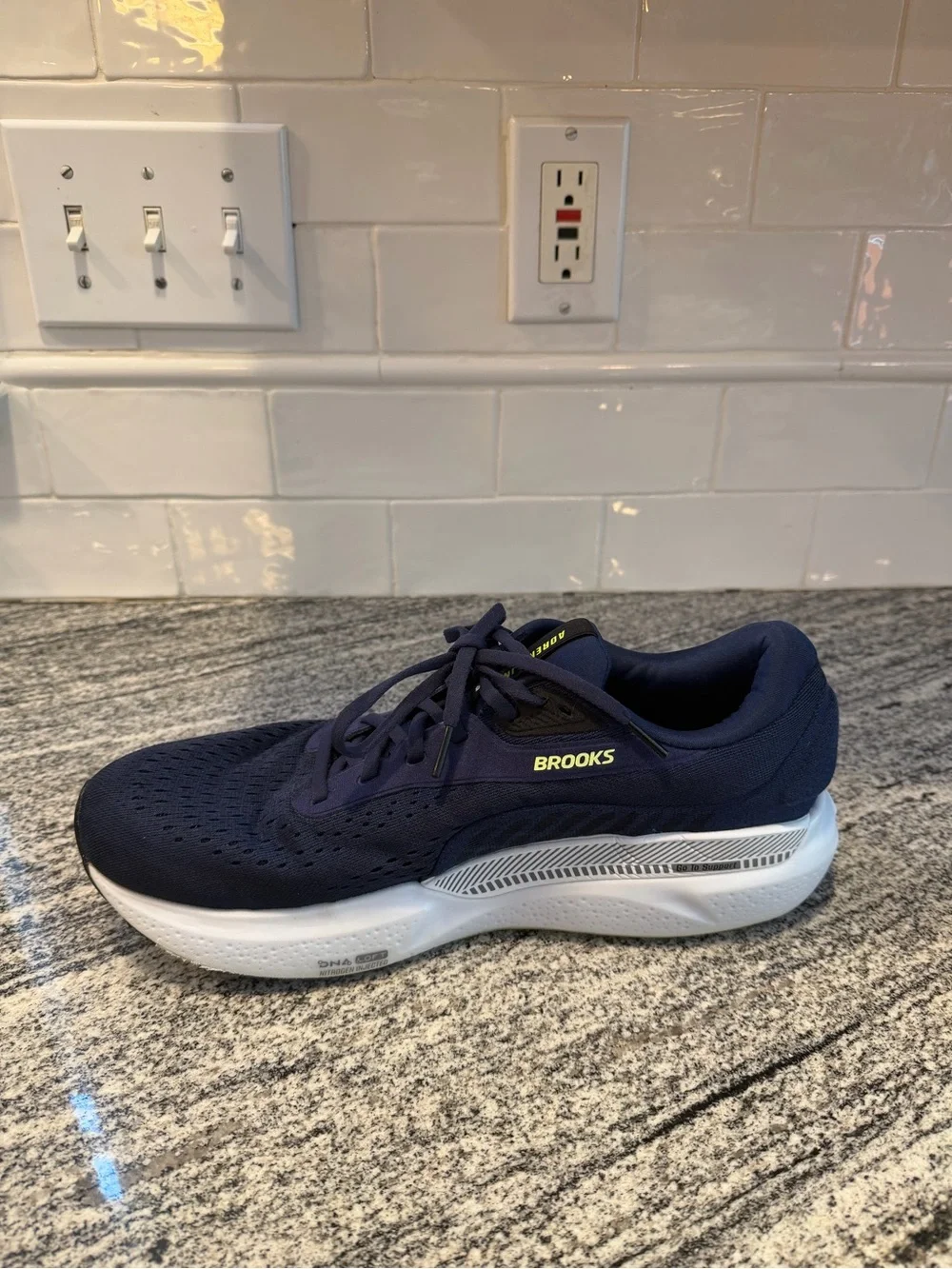 Men’s Brooks Adrenaline 24 Size 11.5 2E/Wide